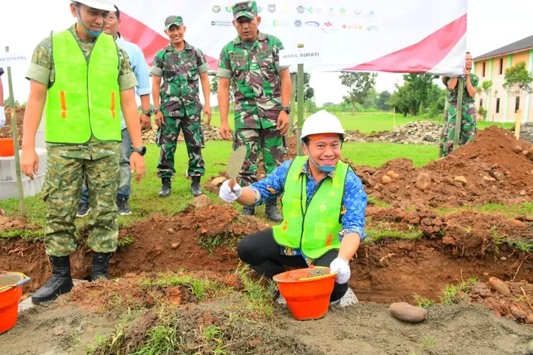 Wabup Sukirman Lakukan Peletakan Batu Pertama Koperasi Merah Putih