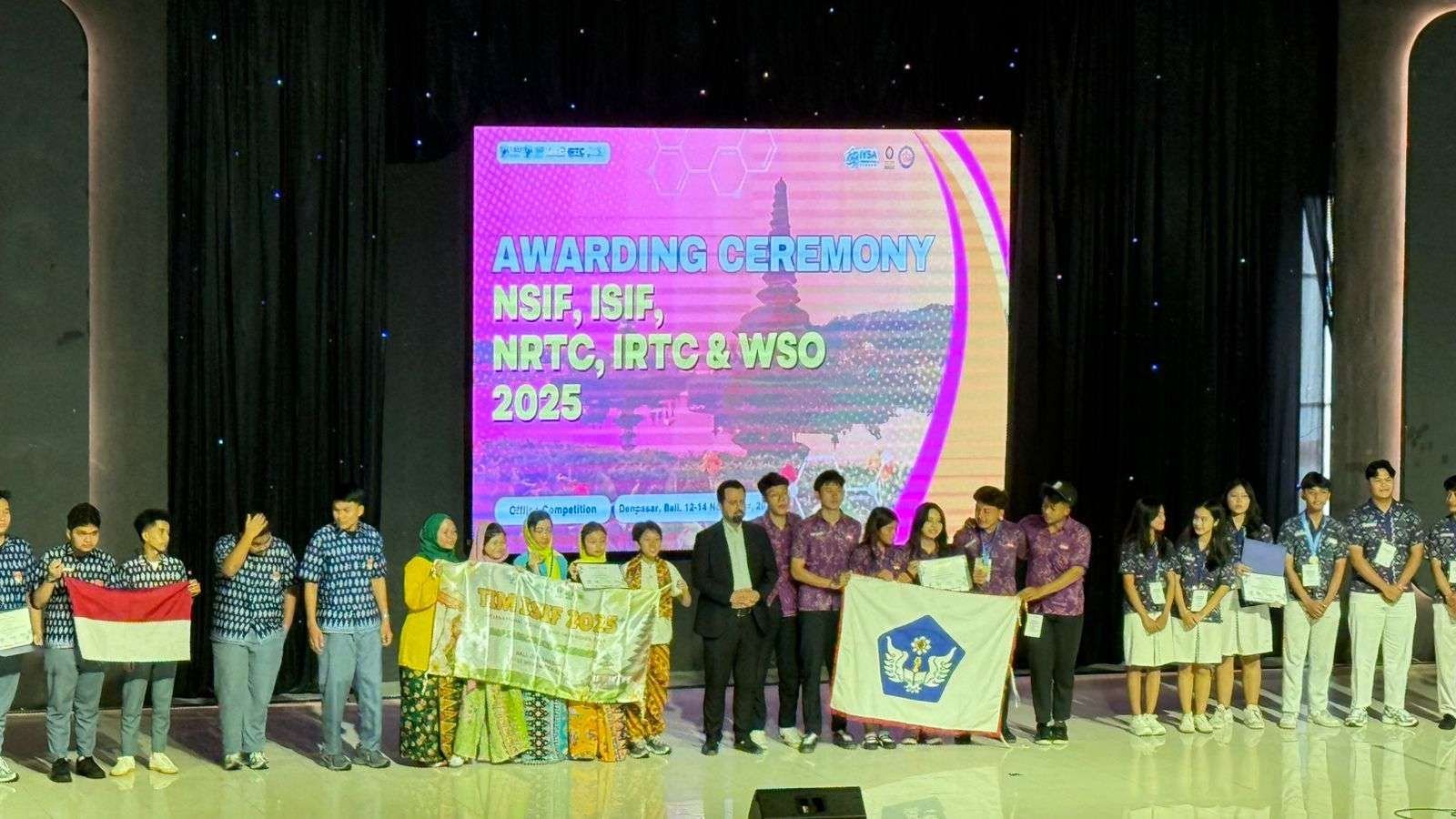 SMP Labschool Cireundeu Raih Dua Emas di ISIF 2025, Harumkan Indonesia di Ajang Sains Internasional