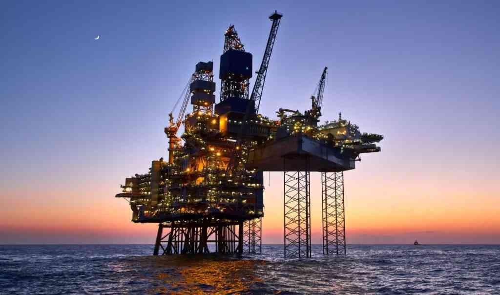 Minyak Brent dan WTI Melemah: Pasar Waspadai Proposal Damai AS untuk Rusia–Ukraina