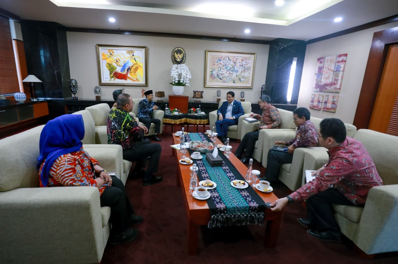 Mensos Usulkan Kenaikan Nilai Bantuan Jaminan Hidup Pascabencana Sumatra