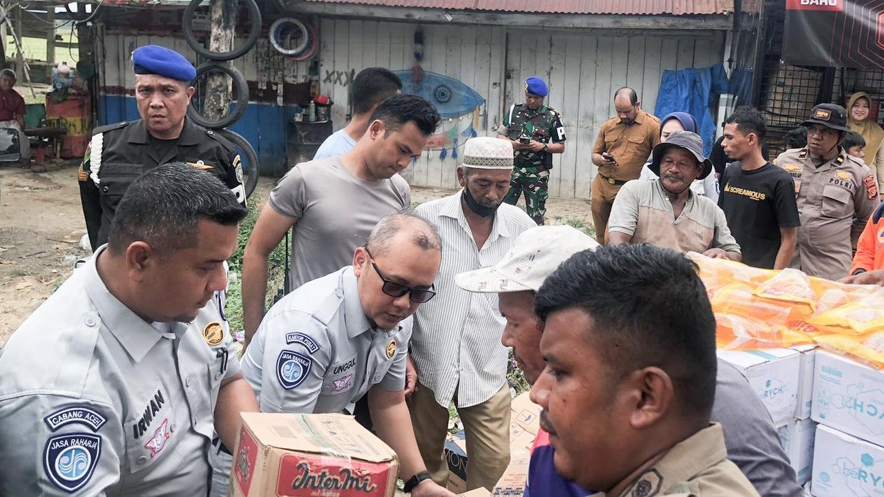 Jasa Raharja Salurkan Bantuan Logistik untuk Korban Banjir di Kabupaten Pidie, Aceh