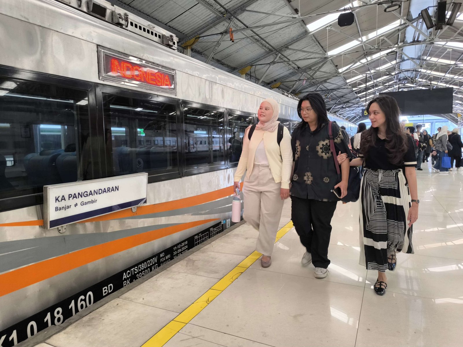 Menko AHY Tinjau Stasiun Gambir, Diskon Tiket Kereta 30 Persen Picu Lonjakan Penumpang