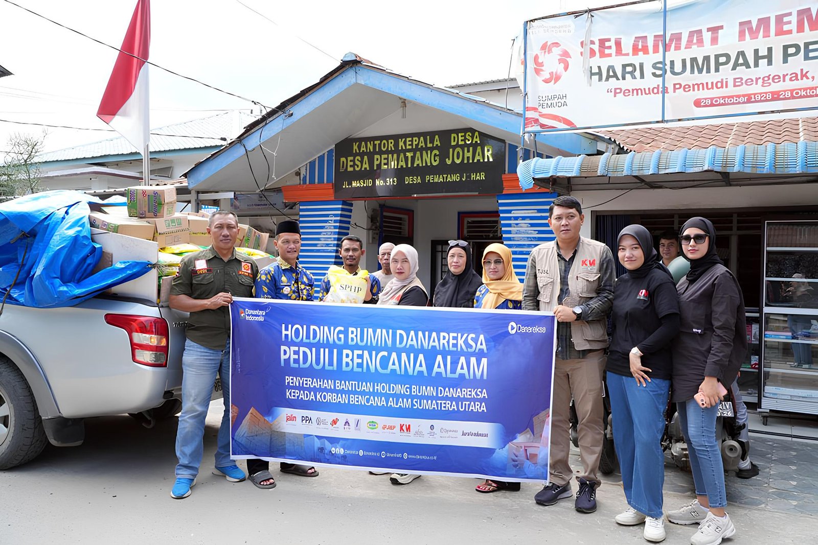 PT Danareksa Salurkan 5 Ton Beras dan Ribuan Paket Sembako untuk 18.500 KK Terdampak Banjir Medan