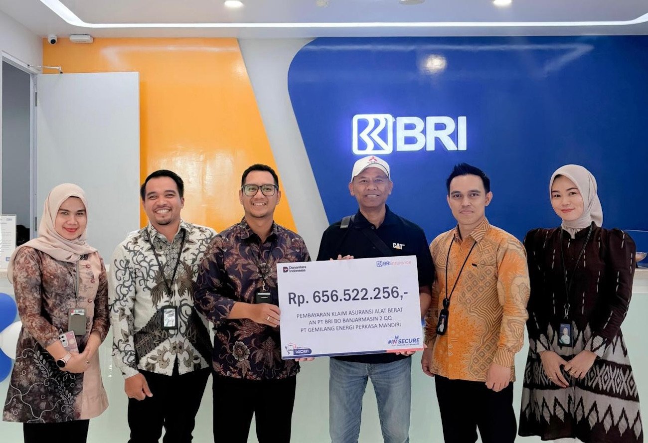 BRI Insurance Bayar Klaim Alat Berat Rp656 Juta ke PT Gemilang di Banjarmasin