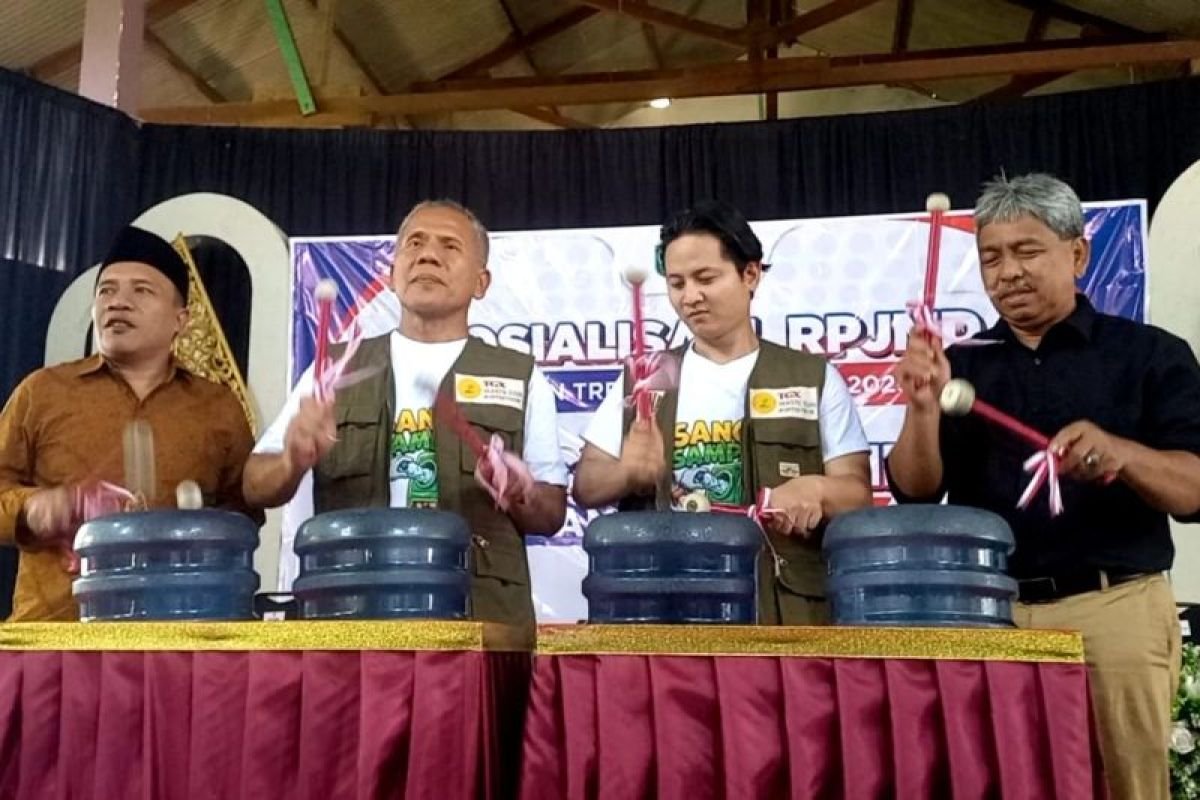 Program Sangu Sampah Trenggalek: Edukasi Lingkungan dan Inklusi Keuangan untuk Pelajar