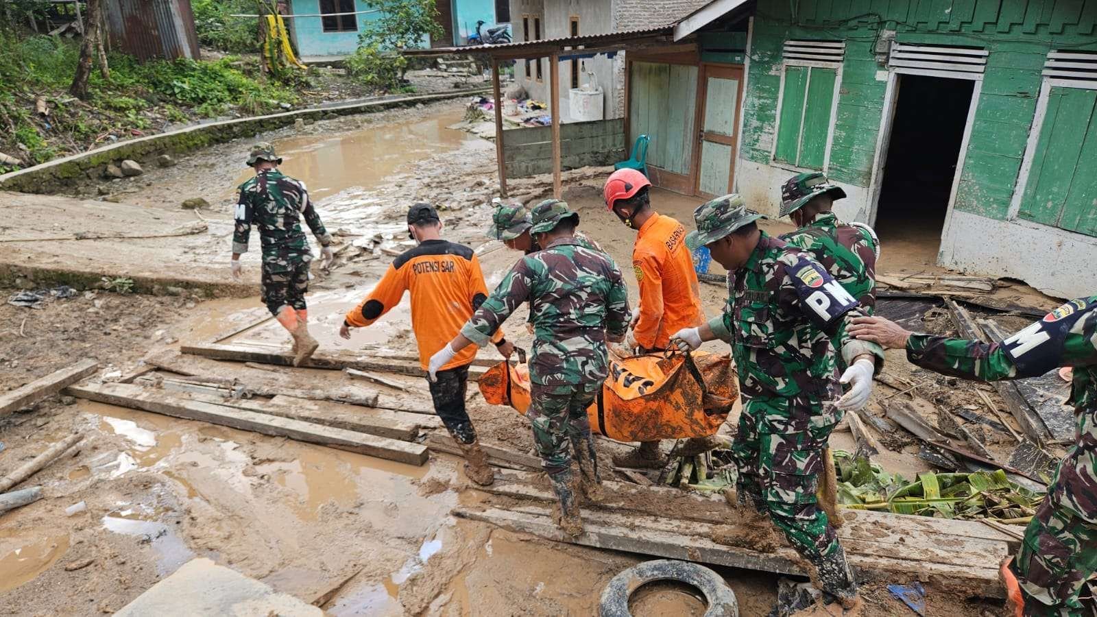 SAR Temukan Empat Korban Tanah Longsor di Desa Sibalanga, Tapanuli Utara