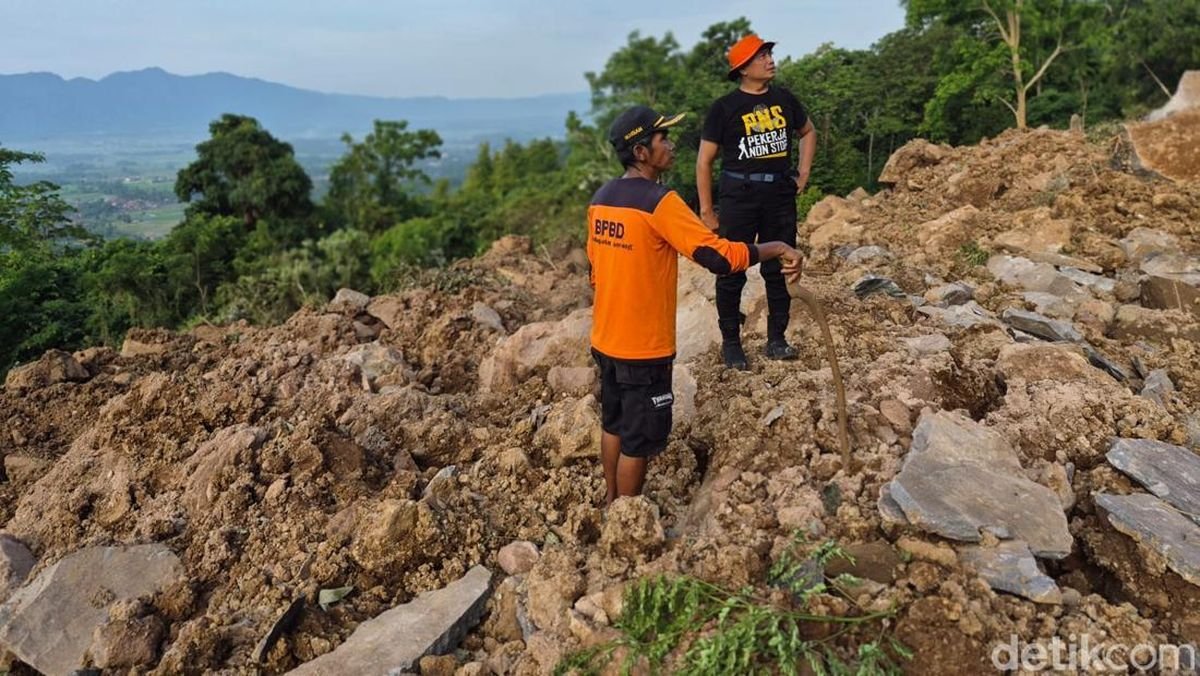 Antisipasi Longsor Susulan, Warga di Lereng Gunung Kaupas Dievakuasi