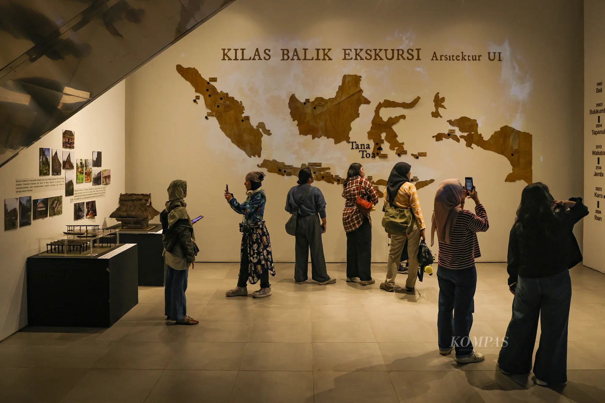 Memahami Suku Kajang Lewat Arsitektur Vernakular di Pameran UI