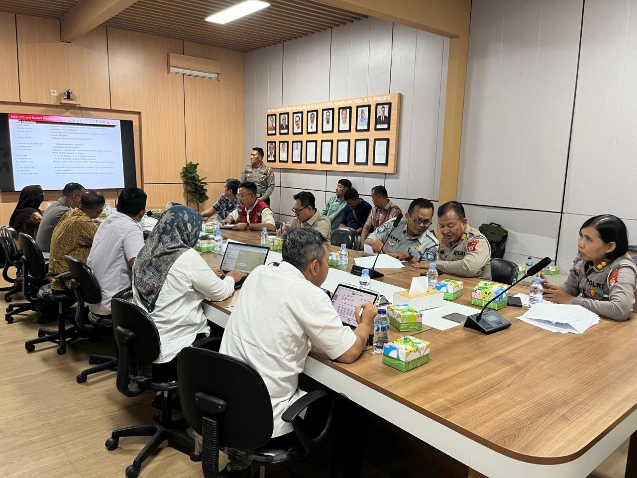 Antisipasi Kecelakaan, FKLL Kaji Izin Pembongkaran Pembatas Jalan di Ring Road DIY Antisipasi Kecelakaan, FKLL Kaji Izin Pembongkaran Pembatas Jalan di Ring Road DIY