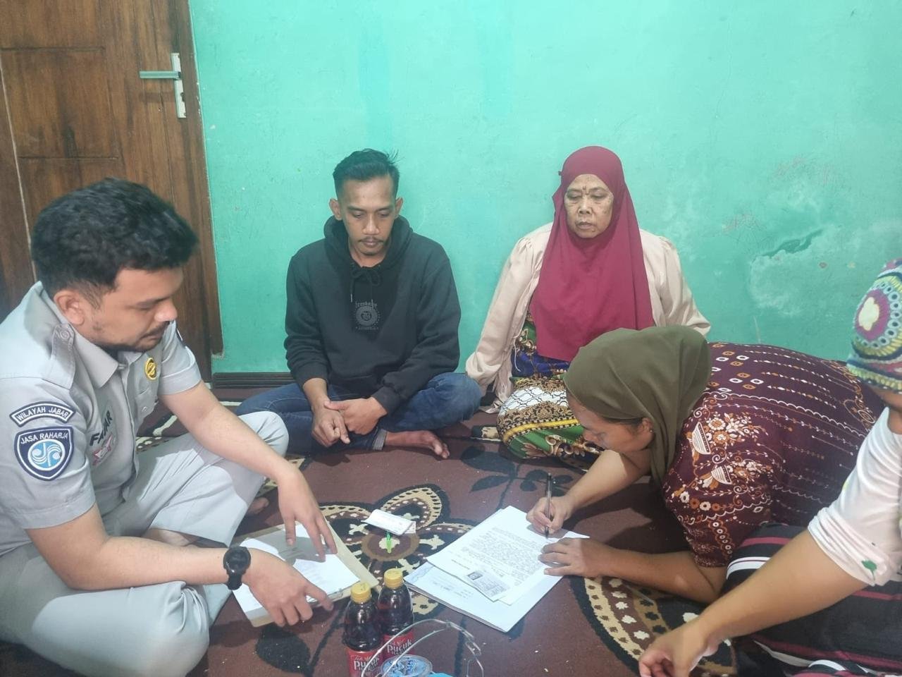 Jasa Raharja Sukabumi Lakukan Survey TKP dan Verifikasi Ahli Waris Korban Laka Lantas di Kebonpedes Jasa Raharja Sukabumi Lakukan Survey TKP dan Verifikasi Ahli Waris Korban Laka Lantas di Kebonpedes