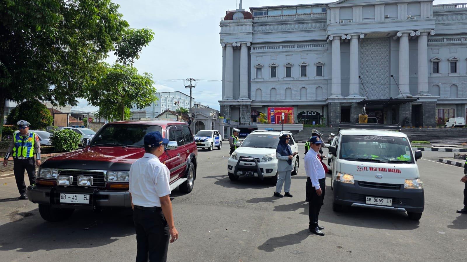 Operasi Gabungan Patuh Pajak Dorong Kepatuhan Pajak Kendaraan di Sleman Operasi Gabungan Patuh Pajak Dorong Kepatuhan Pajak Kendaraan di Sleman