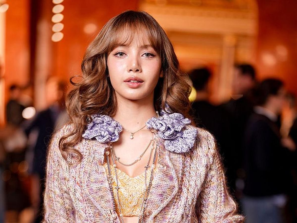 Lisa BLACKPINK Masuk Daftar Presenter Golden Globe 2026 Lisa BLACKPINK Masuk Daftar Presenter Golden Globe 2026