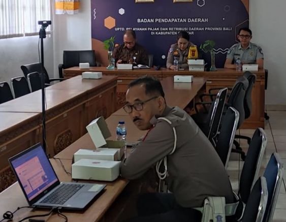 Jasa Raharja Perkuat Sinergi Digitalisasi Pelayanan melalui Sosialisasi SIGNAL di Samsat Gianyar Jasa Raharja Perkuat Sinergi Digitalisasi Pelayanan melalui Sosialisasi SIGNAL di Samsat Gianyar
