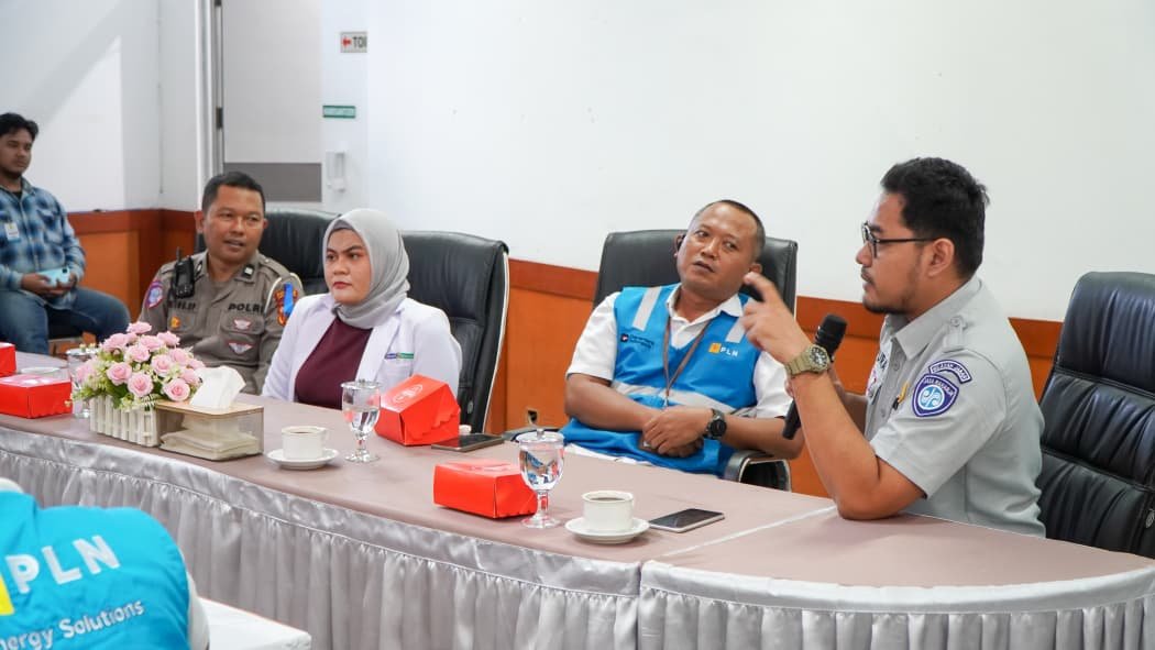 Sinergi Jasa Raharja, Polres Purwakarta, dan RS Siloam Gelar Pelatihan PPGD serta Safety Riding di PLN UP3 Purwakarta Sinergi Jasa Raharja, Polres Purwakarta, dan RS Siloam Gelar Pelatihan PPGD serta Safety Riding di PLN UP3 Purwakarta