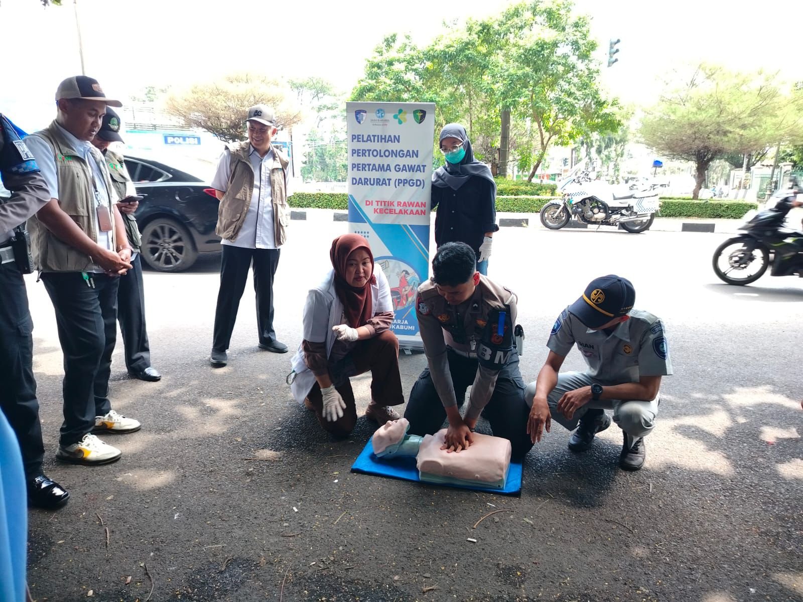 Perkuat Respons Cepat Penanganan Kecelakaan, Jasa Raharja Sukabumi Gelar Pelatihan PPGD di Cianjur Perkuat Respons Cepat Penanganan Kecelakaan, Jasa Raharja Sukabumi Gelar Pelatihan PPGD di Cianjur