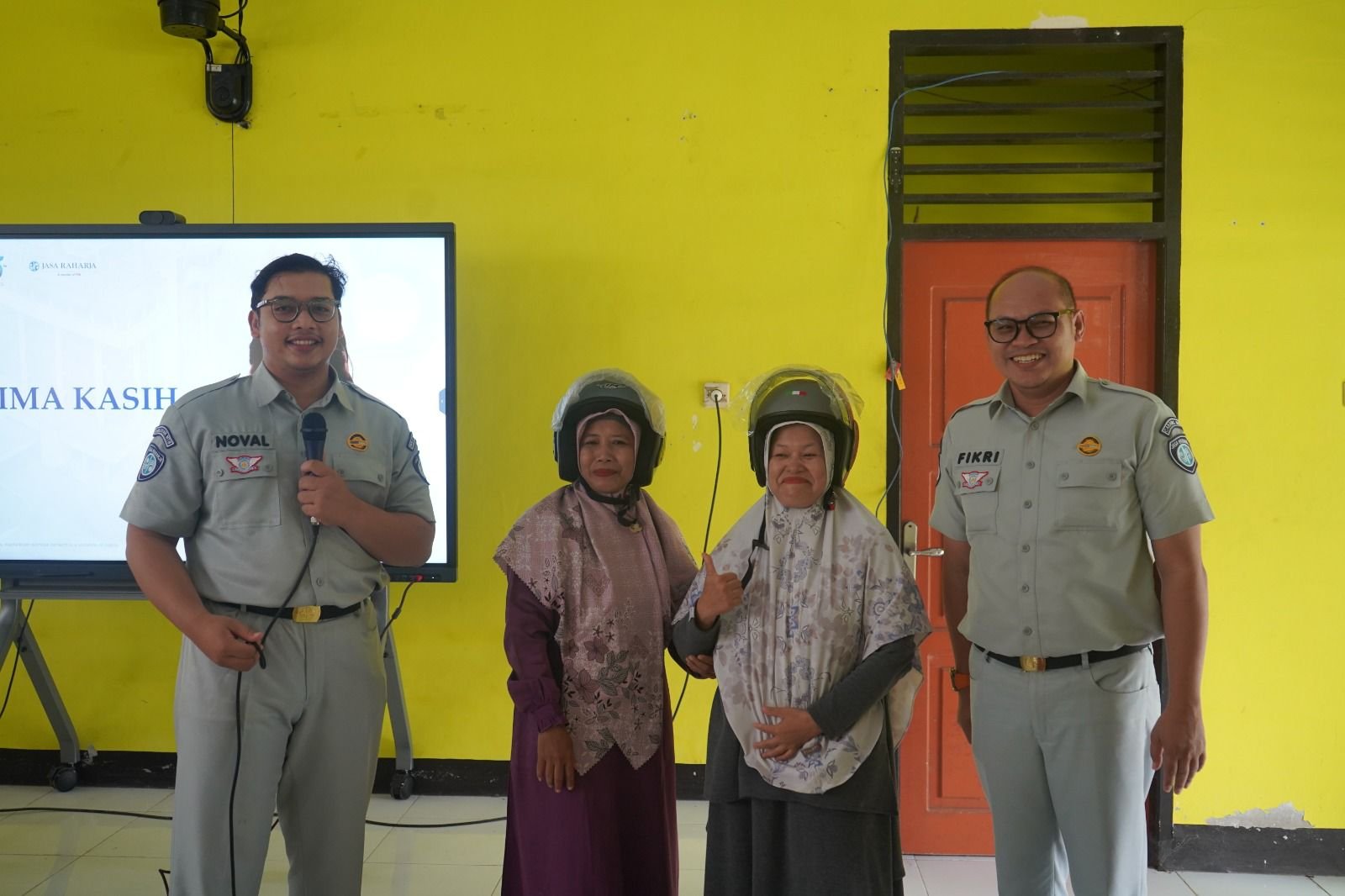 Pelajar Tertib Berlalu Lintas, Jasa Raharja NTB Gelar Sosialiasi di SMAN 1 Kediri Pelajar Tertib Berlalu Lintas, Jasa Raharja NTB Gelar Sosialiasi di SMAN 1 Kediri