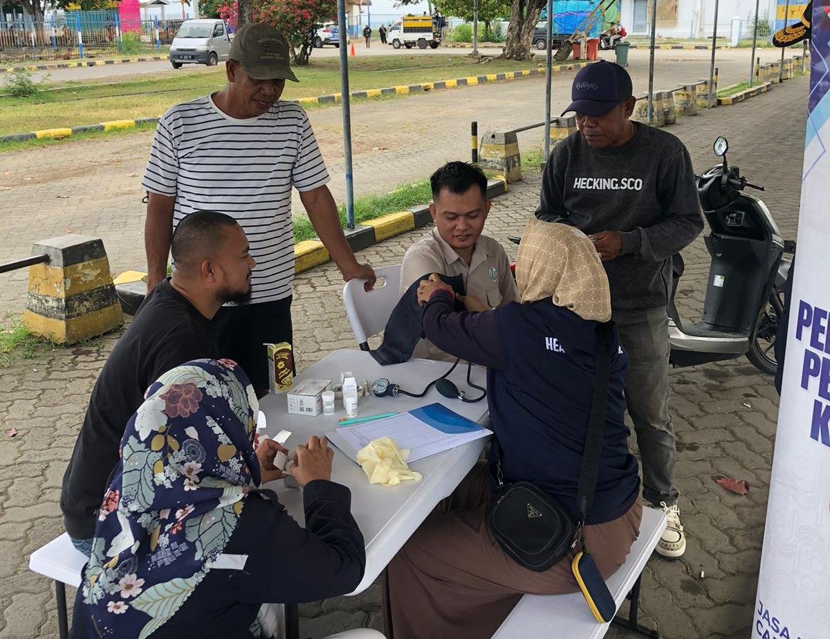 Peduli Keselamatan, Jasa Raharja Watampone Gelar Pemeriksaan Kesehatan Gratis di Pelabuhan Bajoe Peduli Keselamatan, Jasa Raharja Watampone Gelar Pemeriksaan Kesehatan Gratis di Pelabuhan Bajoe