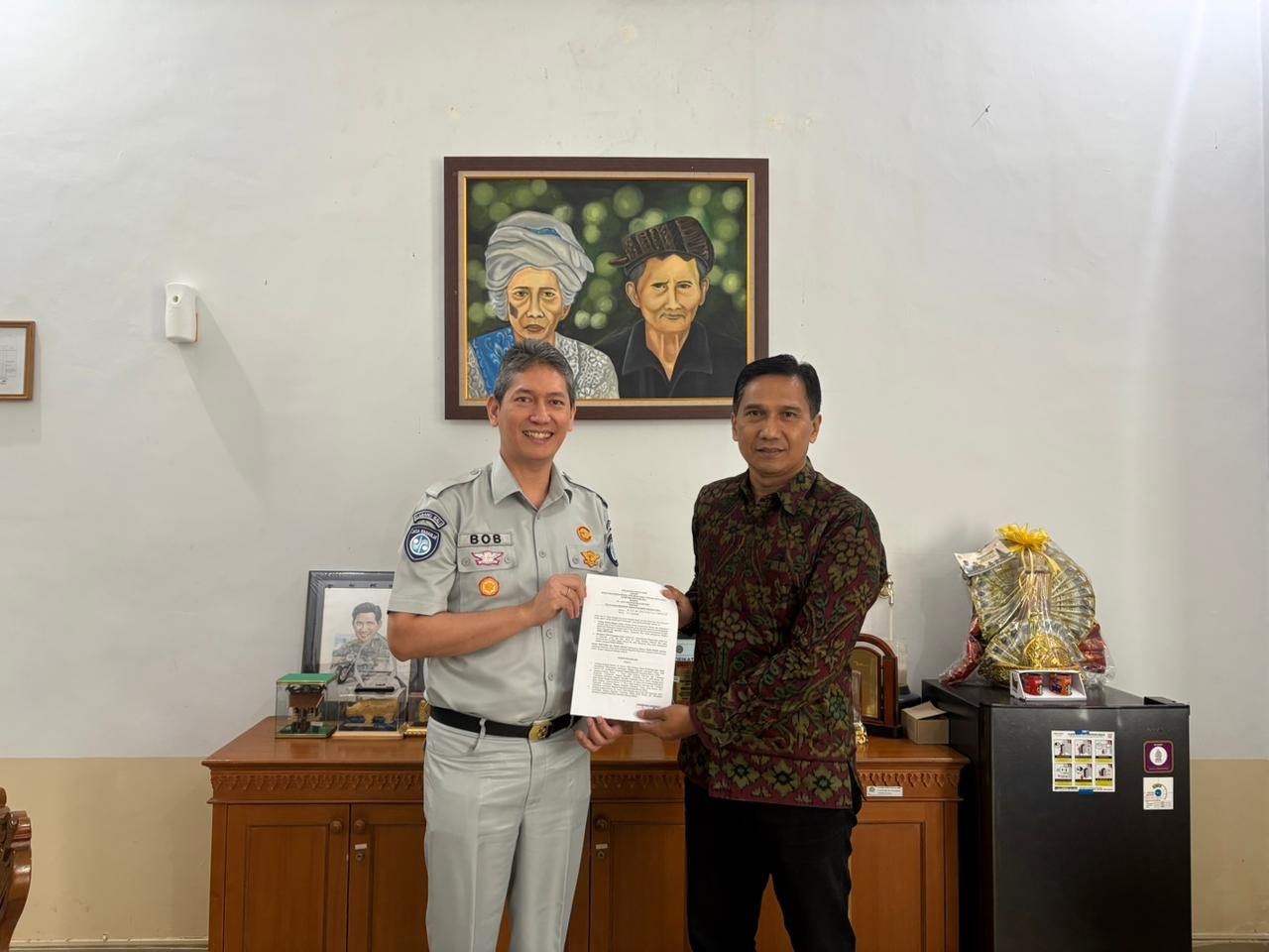 Jasa Raharja Perkuat Sinergi Pelayanan Angkutan Sewa Khusus melalui Penandatanganan PKS dengan DPMPTSP Provinsi Bali Jasa Raharja Perkuat Sinergi Pelayanan Angkutan Sewa Khusus melalui Penandatanganan PKS dengan DPMPTSP Provinsi Bali