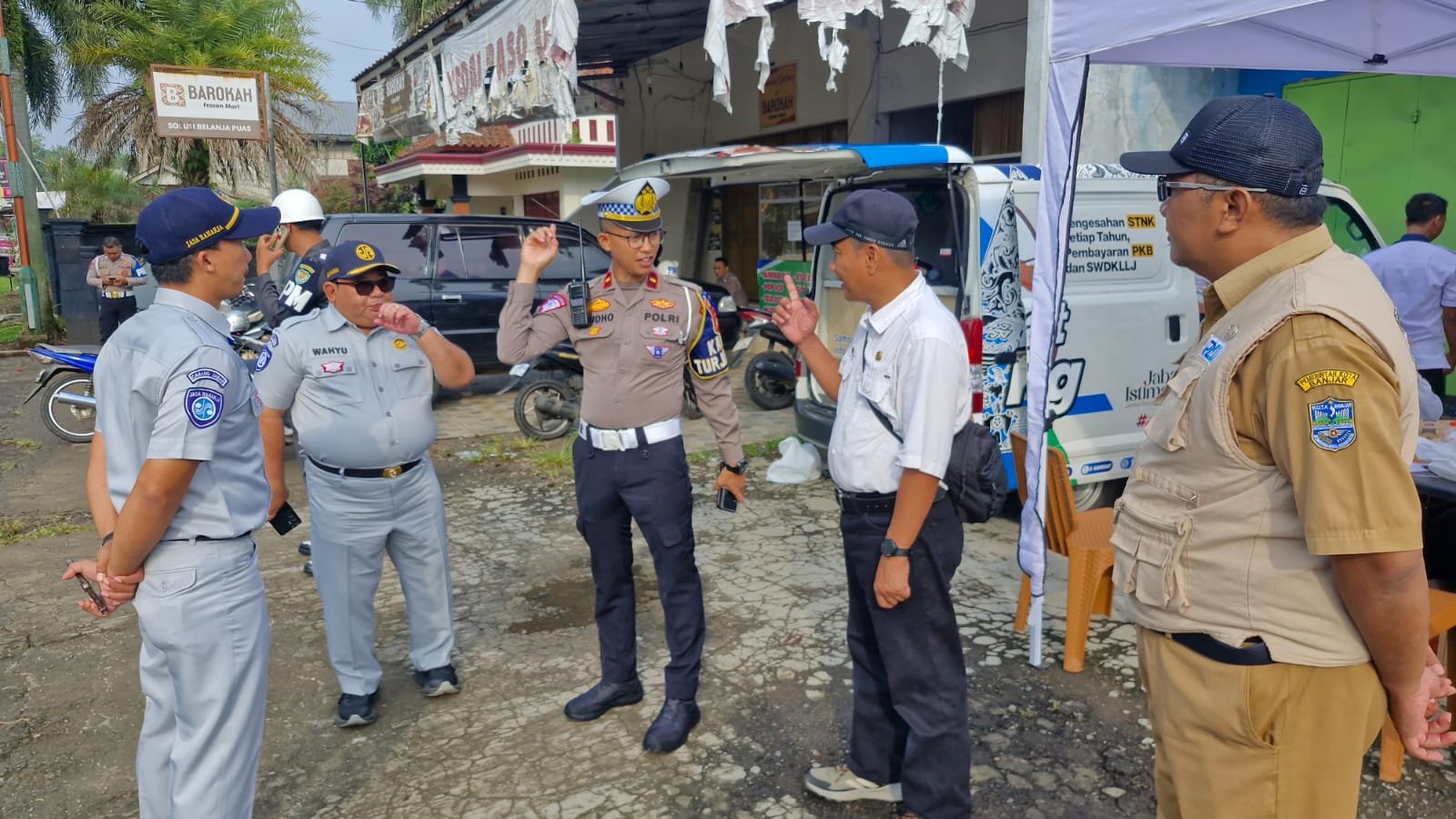 Jasa Raharja Cabang Tasikmalaya Ikuti Operasi Gabungan KTMDU dan Kamseltibcarlantas di Wilayah Kecamatan Kalipucang Kabupaten Pangandaran Jasa Raharja Cabang Tasikmalaya Ikuti Operasi Gabungan KTMDU dan Kamseltibcarlantas di Wilayah Kecamatan Kalipucang Kabupaten Pangandaran