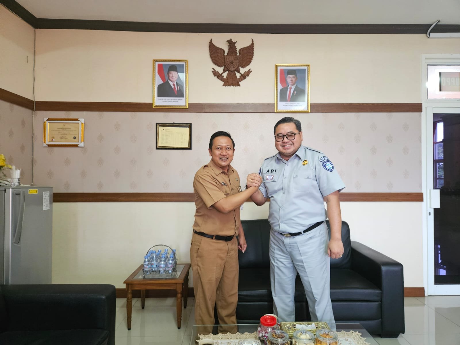 Perkuat Kolaborasi Samsat, PT. Jasa Raharja Cabang Pati dan UPPD Satukan Strategi Tingkatkan Kepatuhan PKB Perkuat Kolaborasi Samsat, PT. Jasa Raharja Cabang Pati dan UPPD Satukan Strategi Tingkatkan Kepatuhan PKB
