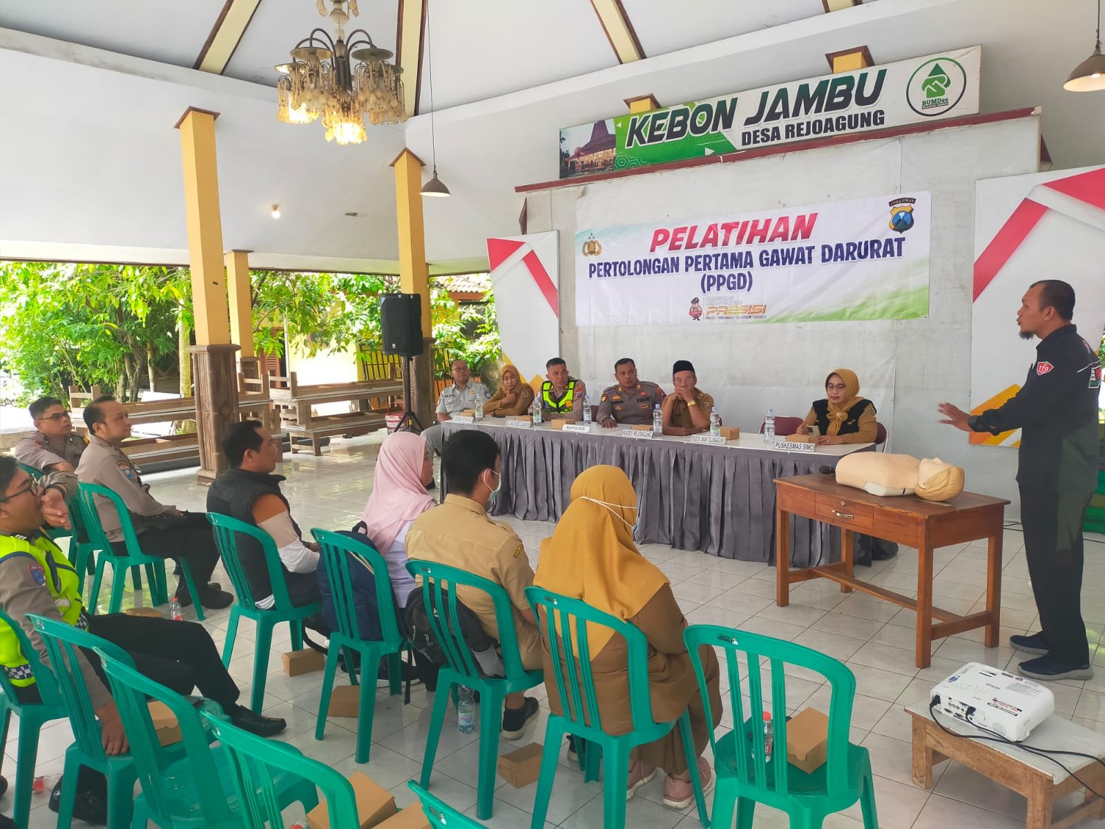 Jasa Raharja Berikan Sosialisasi Jaminan Kecelakaan pada Kegiatan PPGD di Kecamatan Kedungwaru Tulungagung Jasa Raharja Berikan Sosialisasi Jaminan Kecelakaan pada Kegiatan PPGD di Kecamatan Kedungwaru Tulungagung