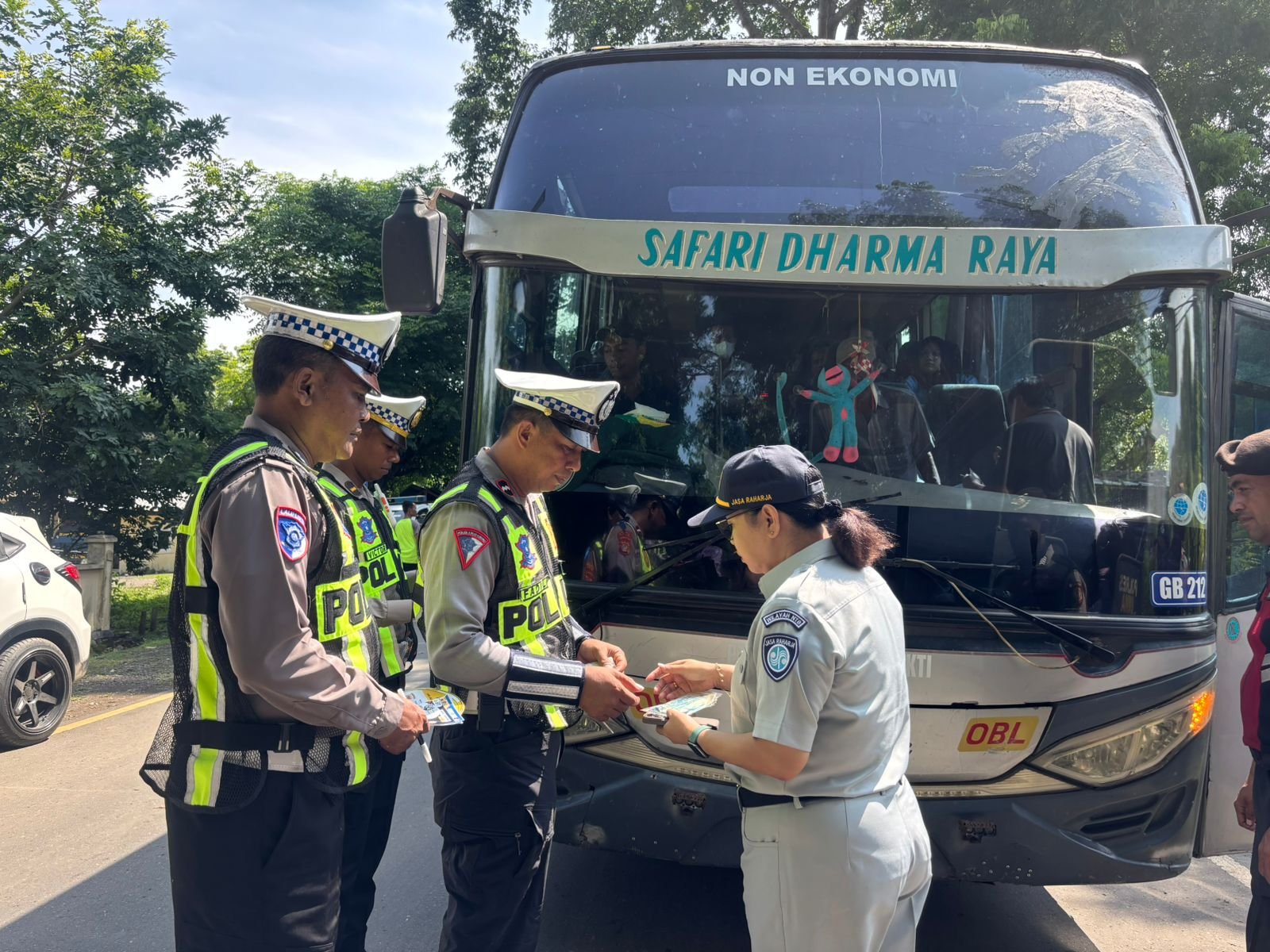 Perkuat Kepatuhan Pajak dan Keselamatan Berkendara, Jasa Raharja Bima Laksanakan Operasi Gabungan Perkuat Kepatuhan Pajak dan Keselamatan Berkendara, Jasa Raharja Bima Laksanakan Operasi Gabungan