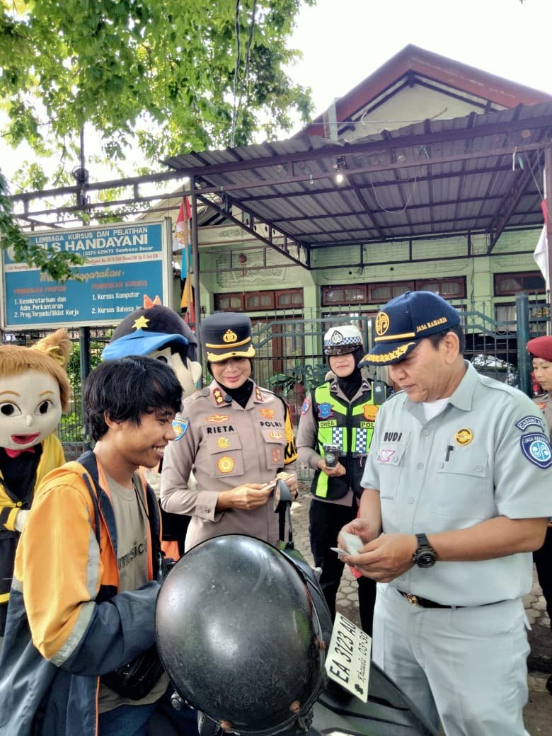 Wujudkan Tertib Berlalu Lintas, Jasa Raharja Cabang Sumbawa dan Polres Sumbawa Gelar Operasi Keselamatan Wujudkan Tertib Berlalu Lintas, Jasa Raharja Cabang Sumbawa dan Polres Sumbawa Gelar Operasi Keselamatan