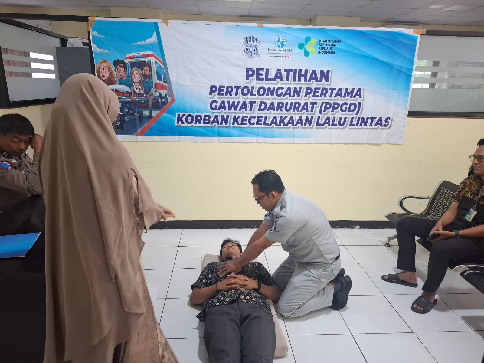 Perkuat Respons Cepat Kecelakaan, Jasa Raharja NTB Hadir dalam Sosialisasi PPGD di Lombok Utara Perkuat Respons Cepat Kecelakaan, Jasa Raharja NTB Hadir dalam Sosialisasi PPGD di Lombok Utara
