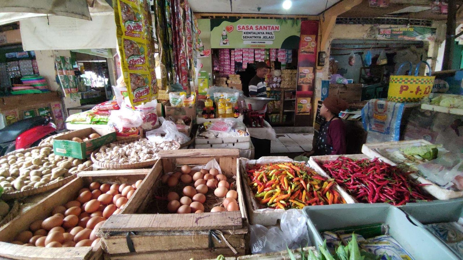 Update Harga Pangan Nasional: Cabai Rawit Merah Rp76.550/kg, Bawang Putih Rp40.800/kg