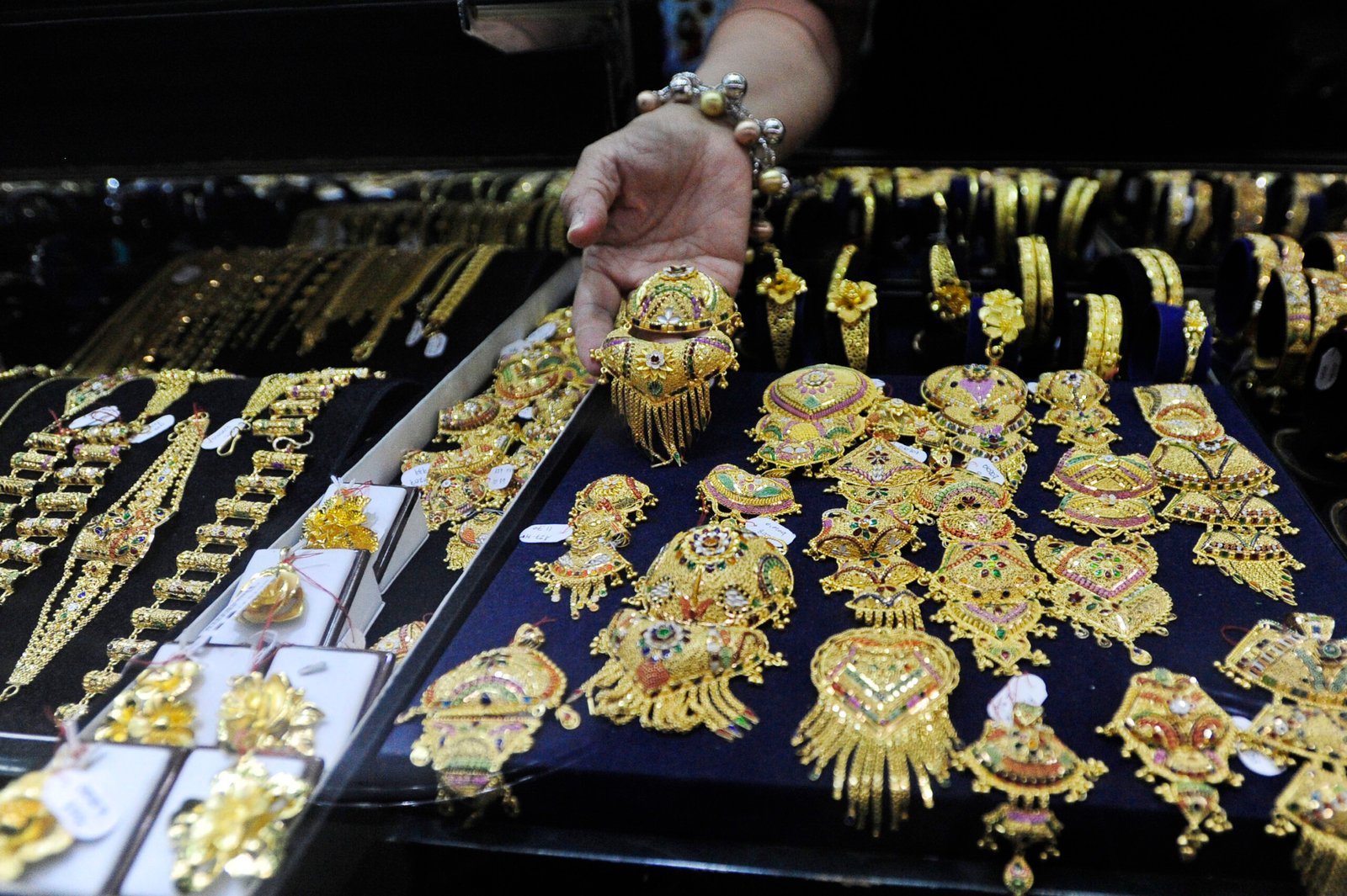 Bandingkan Harga Emas 5K–24K Raja Emas vs Laku Emas Jumat 27 Februari 2026