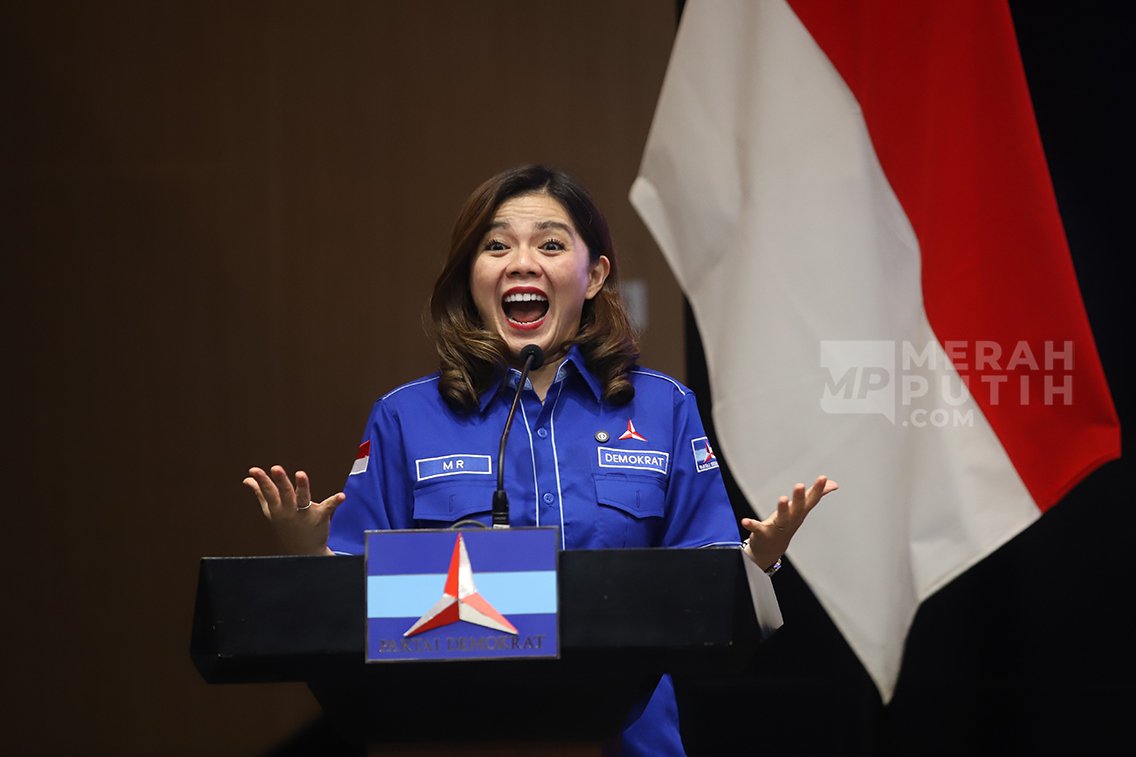 AHY Serahkan KTA Merry Riana, Motivator Nasional Jadi Jurkam dan Jubir Demokrat