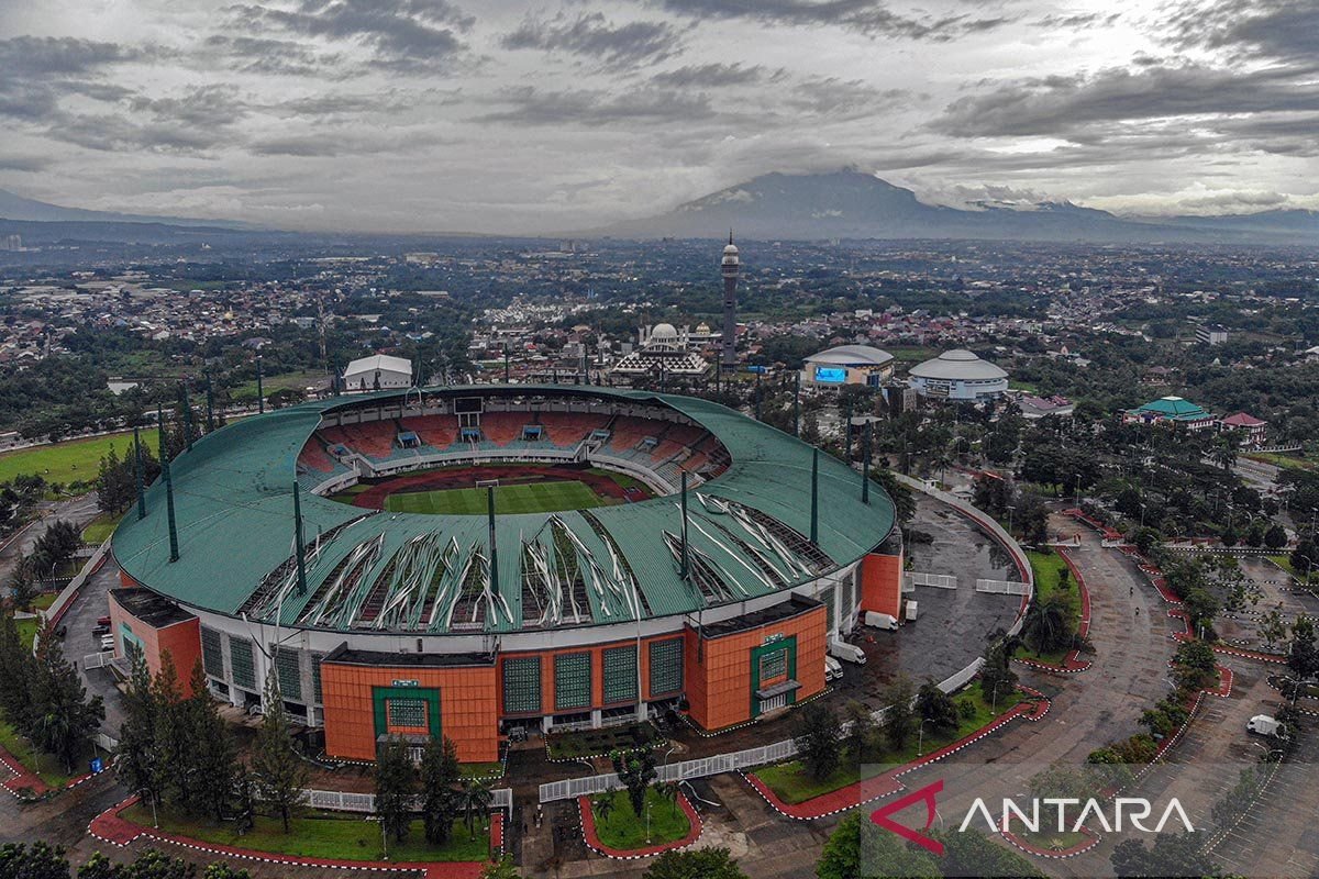 Liga 2 Tetap Berlangsung, Stadion Pakansari Aman Usai Angin Kencang Liga 2 Tetap Berlangsung, Stadion Pakansari Aman Usai Angin Kencang