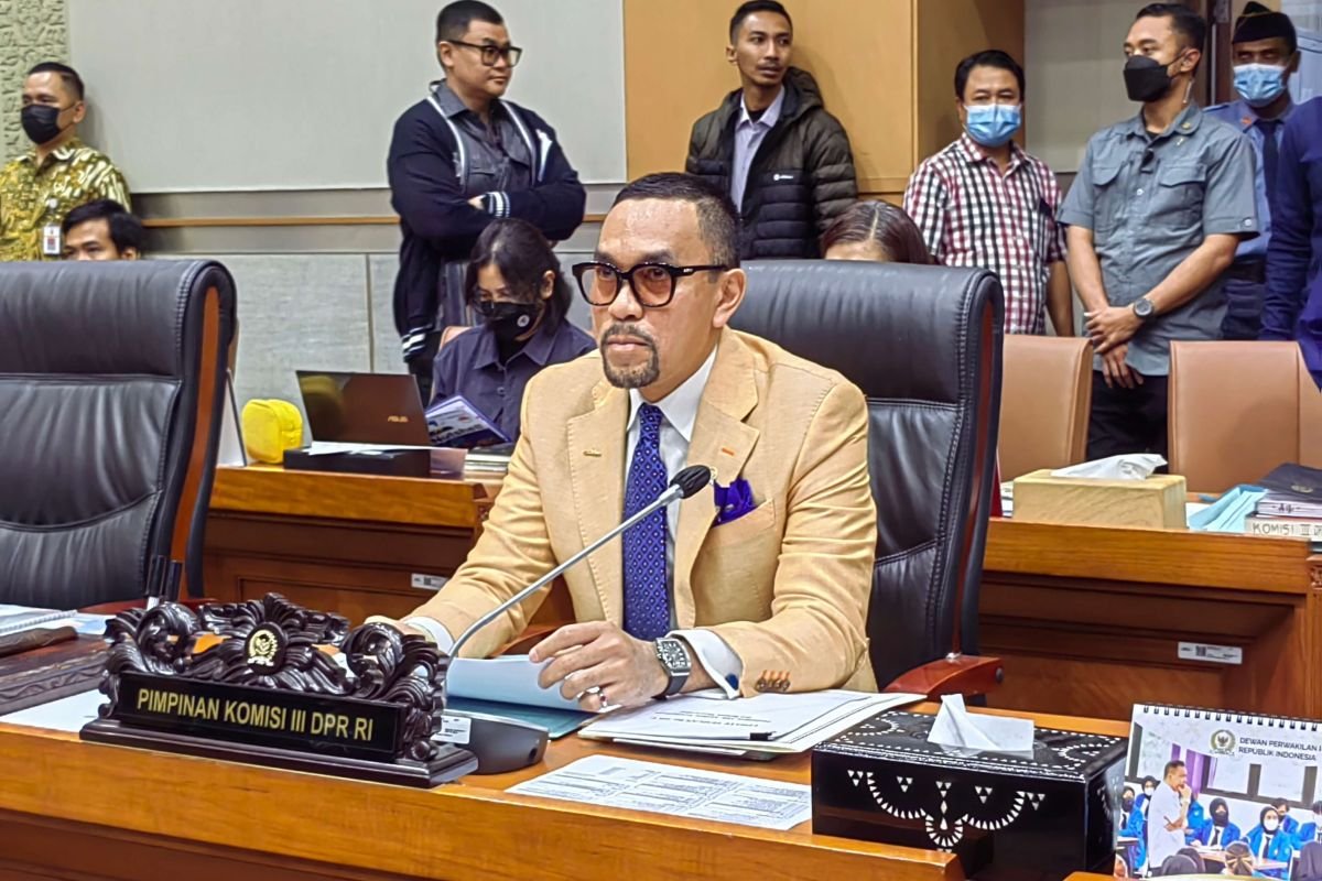 Penuntutan Guru Honorer Probolinggo Dihentikan, DPR Dorong Pendekatan Humanis Penuntutan Guru Honorer Probolinggo Dihentikan, DPR Dorong Pendekatan Humanis