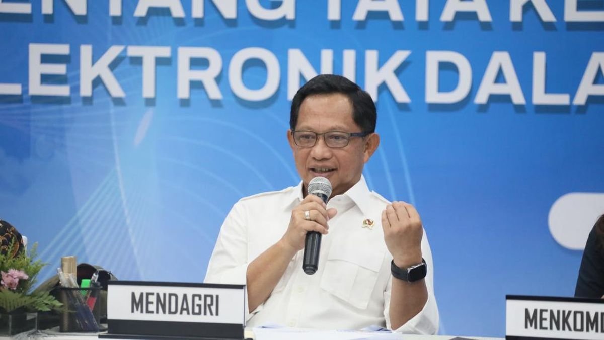 Tito Karnavian Instruksikan Pemda Kawal Perlindungan Anak di Media Sosial Tito Karnavian Instruksikan Pemda Kawal Perlindungan Anak di Media Sosial