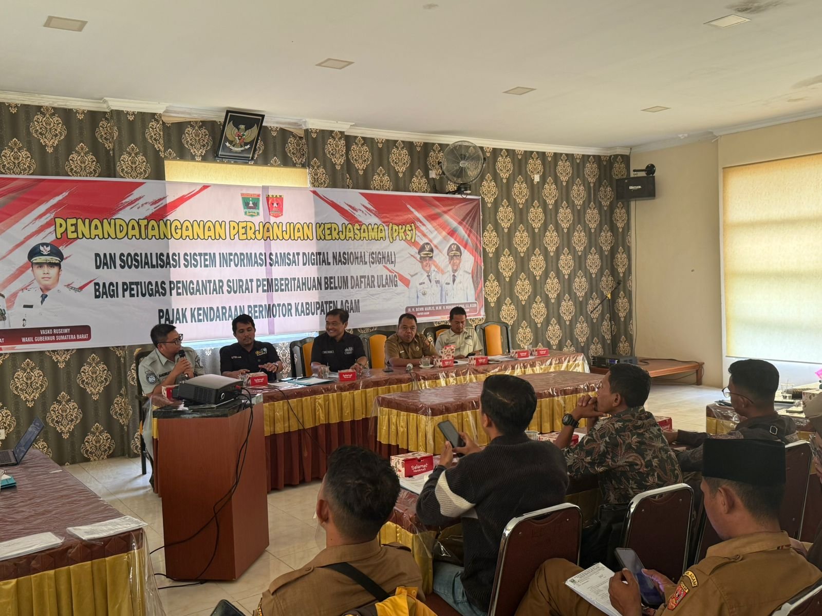 Jasa Raharja Sumbar Dorong Optimalisasi Penerimaan PKB dan SWDKLLJ Melalui Penandatanganan PKS dan Sosialisasi SIGNAL di Kabupaten Agam Jasa Raharja Sumbar Dorong Optimalisasi Penerimaan PKB dan SWDKLLJ Melalui Penandatanganan PKS dan Sosialisasi SIGNAL di Kabupaten Agam