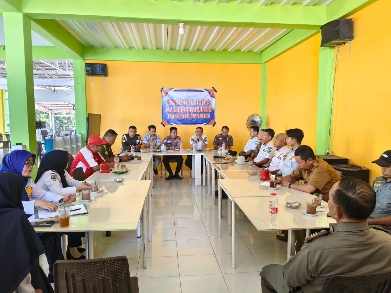Jasa Raharja Gelar FKLL: Fokus Benahi Jalur Angkutan dan Tekan Angka Laka Kabupaten Bantaeng Jasa Raharja Gelar FKLL: Fokus Benahi Jalur Angkutan dan Tekan Angka Laka Kabupaten Bantaeng