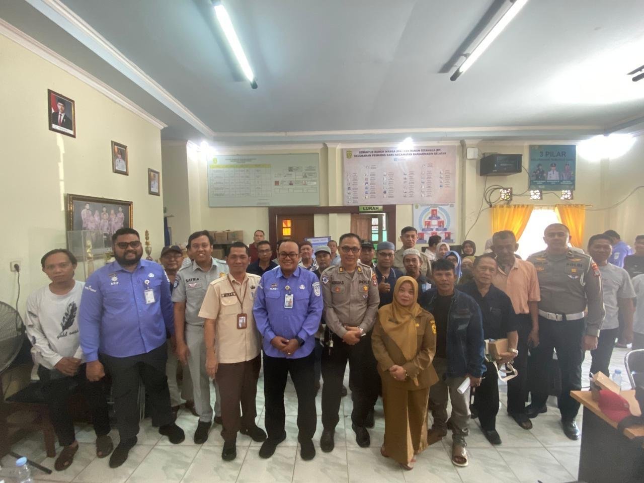 Tim Pembina Samsat Banjarmasin I Gandeng RT dan RW, Dorong Tertib Pajak dan Budaya Aman Berlalu Lintas Tim Pembina Samsat Banjarmasin I Gandeng RT dan RW, Dorong Tertib Pajak dan Budaya Aman Berlalu Lintas