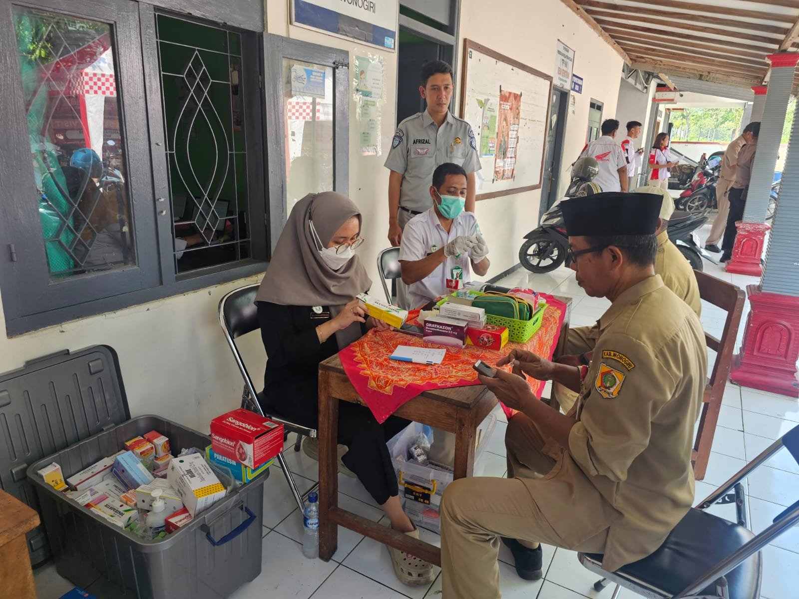 Jasa Raharja Sukoharjo Gelar Pengobatan Gratis di Selogiri, Dorong Perangkat Desa Jadi Agen Keselamatan Jasa Raharja Sukoharjo Gelar Pengobatan Gratis di Selogiri, Dorong Perangkat Desa Jadi Agen Keselamatan