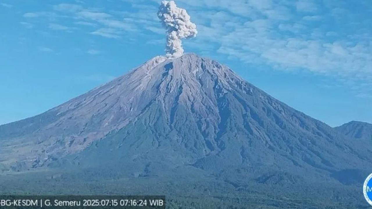 Aktivitas Gunung Semeru Didominasi Gempa Letusan, Status Masih Siaga