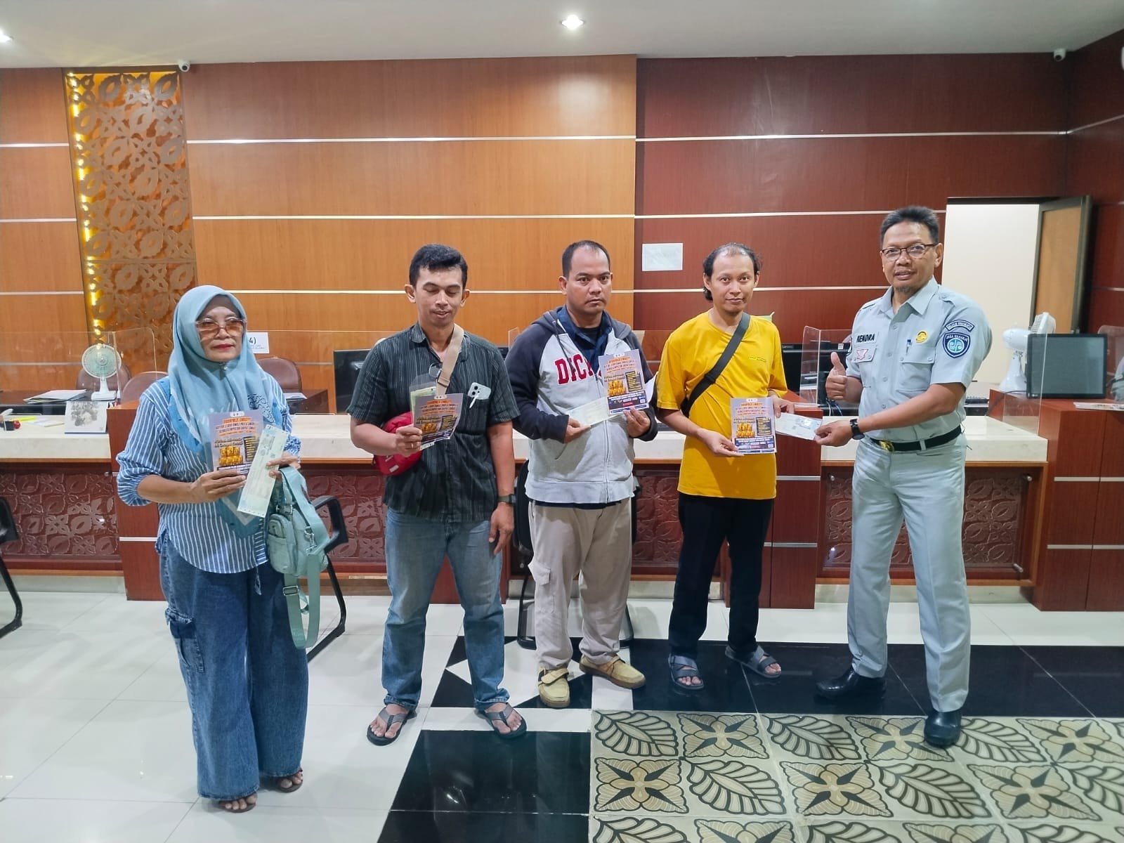 Bayar Pajak Kendaraan Bisa Dapat Emas, Samsat Bantul Ajak Masyarakat Lebih Taat Pajak Bayar Pajak Kendaraan Bisa Dapat Emas, Samsat Bantul Ajak Masyarakat Lebih Taat Pajak