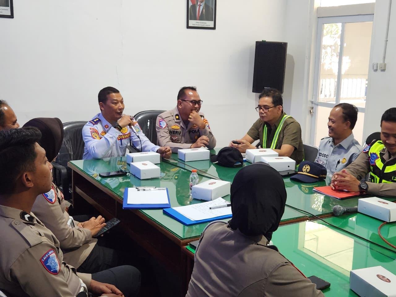 Jasa Raharja Ponorogo Hadiri Rapat Kegiatan Traffic Accident Analysis bersama Tim Polda Jatim di Dinas Perhubungan Ponorogo Jasa Raharja Ponorogo Hadiri Rapat Kegiatan Traffic Accident Analysis bersama Tim Polda Jatim di Dinas Perhubungan Ponorogo