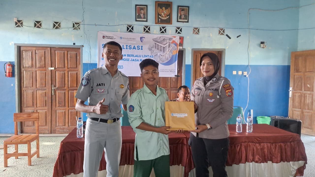 Generasi Muda Tertib Berlalu Lintas, Jasa Raharja Sumbawa Gelar Sosialisasi di SMKN 1 Plampang Generasi Muda Tertib Berlalu Lintas, Jasa Raharja Sumbawa Gelar Sosialisasi di SMKN 1 Plampang