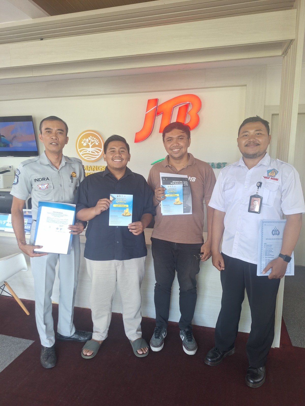 Perkuat Kepatuhan Pajak Kendaraan, Jasa Raharja Gelar Sosialisasi dan Penandatanganan Komitmen Bersama di PT JTB Indonesia Perkuat Kepatuhan Pajak Kendaraan, Jasa Raharja Gelar Sosialisasi dan Penandatanganan Komitmen Bersama di PT JTB Indonesia