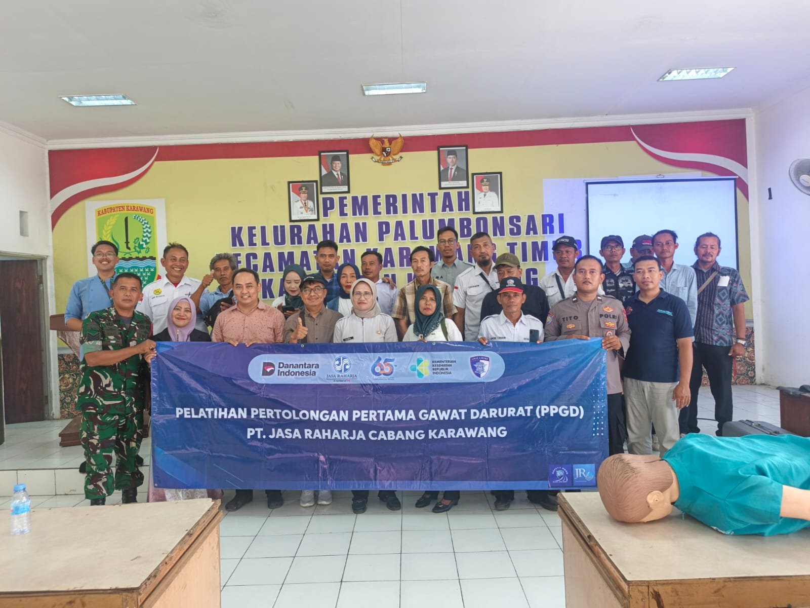 Jasa Raharja Karawang Bekali Warga Palumbonsari dengan Pelatihan Pertolongan Pertama Gawat Darurat