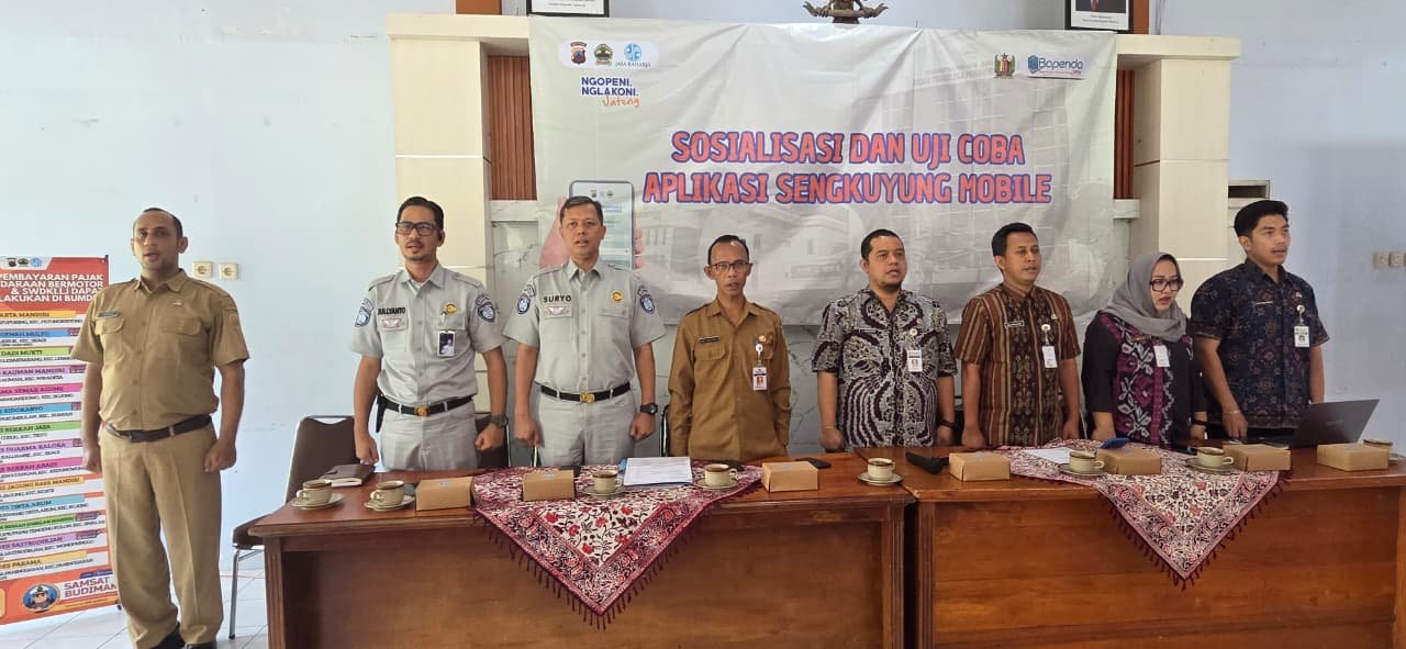 Tim Pembina Samsat Provinsi Jawa Tengah Gelar Sosialisasi Aplikasi Sengkuyung Mobile di Kecamatan Kedungwuni Kabupaten Pekalongan