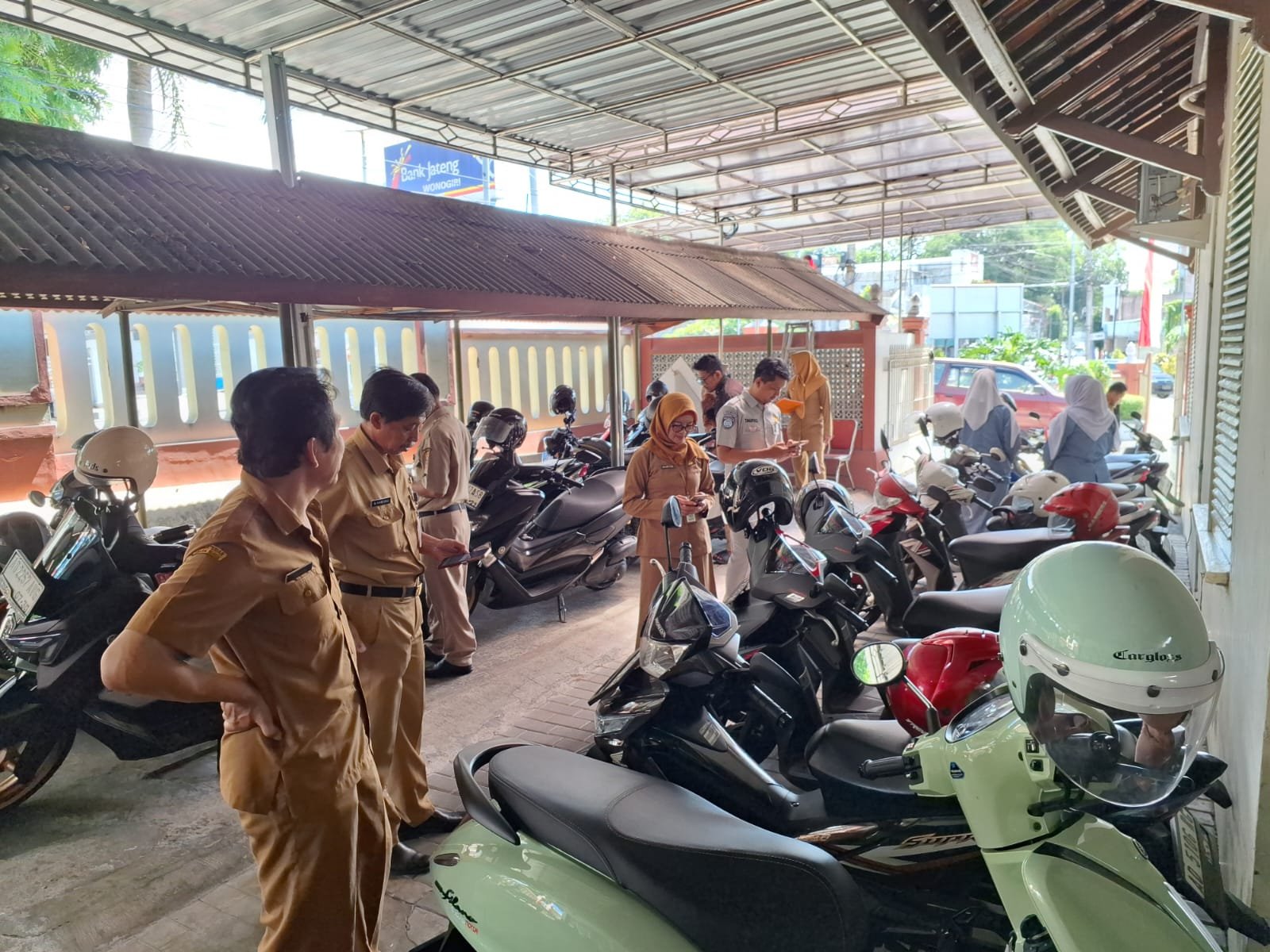 Jasa Raharja Wonogiri Bersama Tim Pembina Samsat Gelar Gadis Pantura di Lingkungan DPRD dan Baperida Wonogiri Jasa Raharja Wonogiri Bersama Tim Pembina Samsat Gelar Gadis Pantura di Lingkungan DPRD dan Baperida Wonogiri