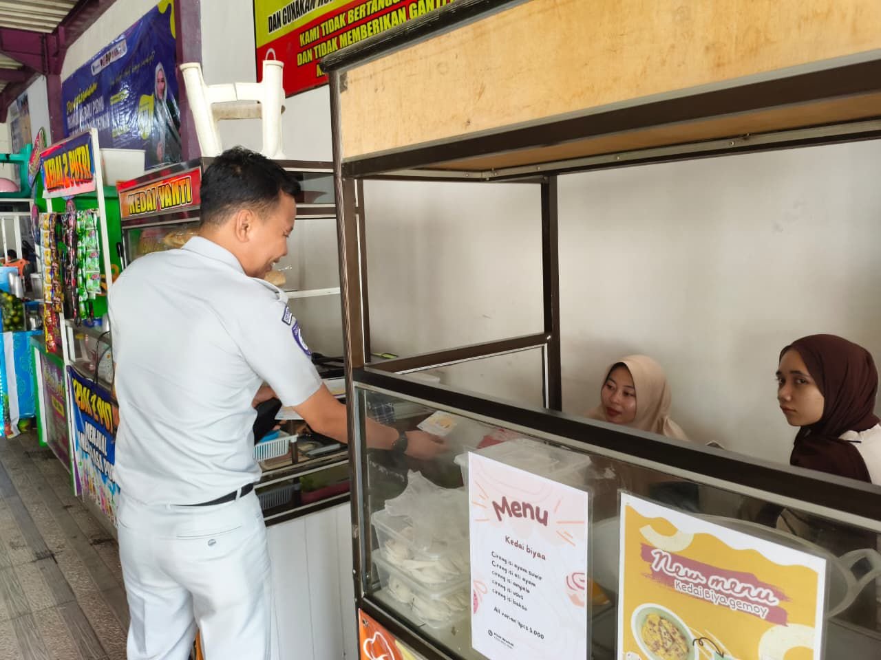 Penanggung Jawab Samsat Gunung Sugih Gencarkan Glorifikasi Program Gebyar Samsat dan Keringanan Pajak di Lampung Tengah Penanggung Jawab Samsat Gunung Sugih Gencarkan Glorifikasi Program Gebyar Samsat dan Keringanan Pajak di Lampung Tengah