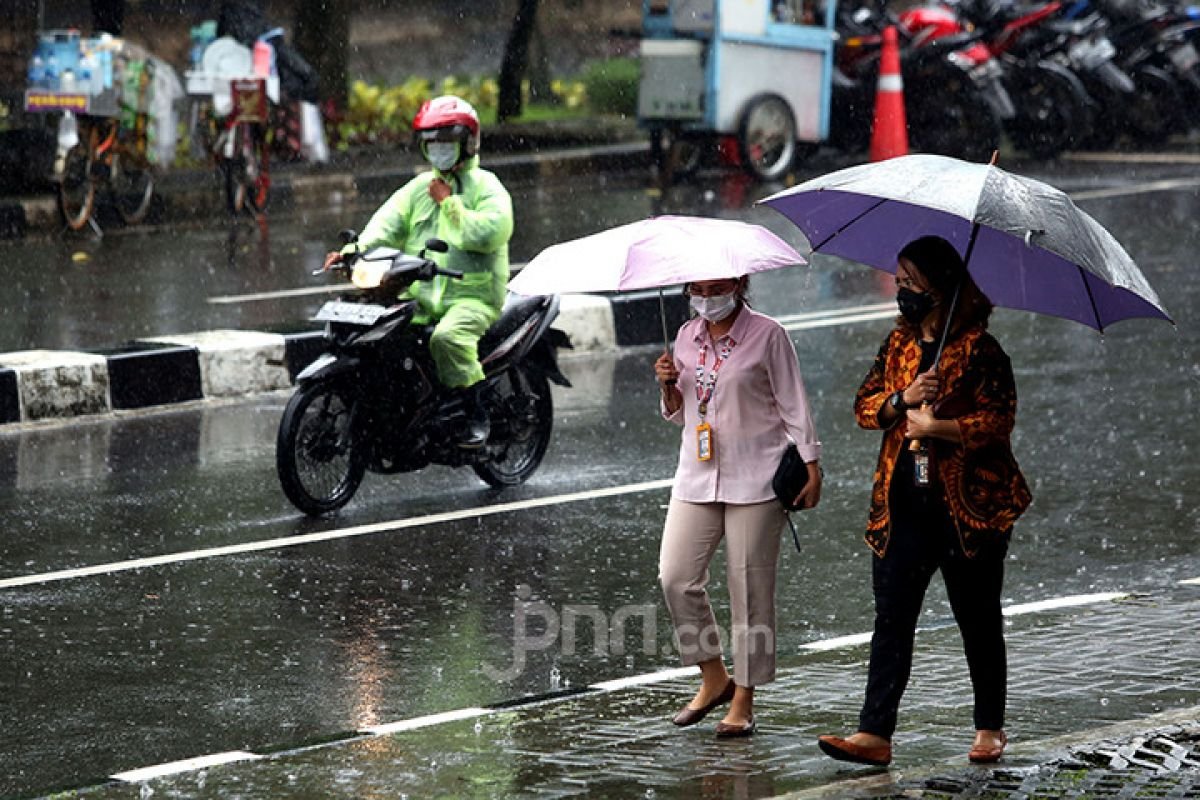 BMKG Peringatkan Hujan Lebat di Sejumlah Wilayah Indonesia Hari Ini