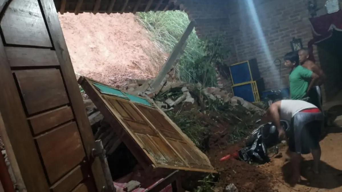 Longsor di Pacitan Rusak Empat Rumah Warga, Kerugian Belasan Juta