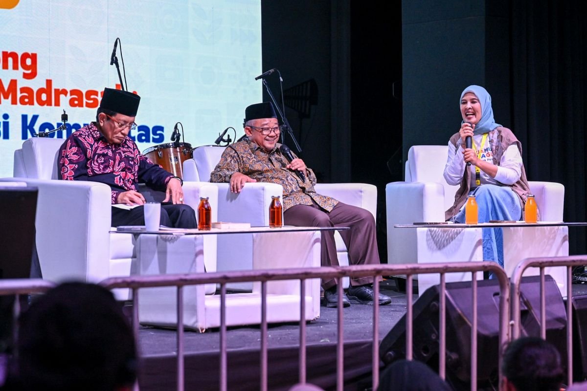 Gotong Royong Jadi Kunci Penguatan Pendidikan, Ini Penegasan Mendikdasmen